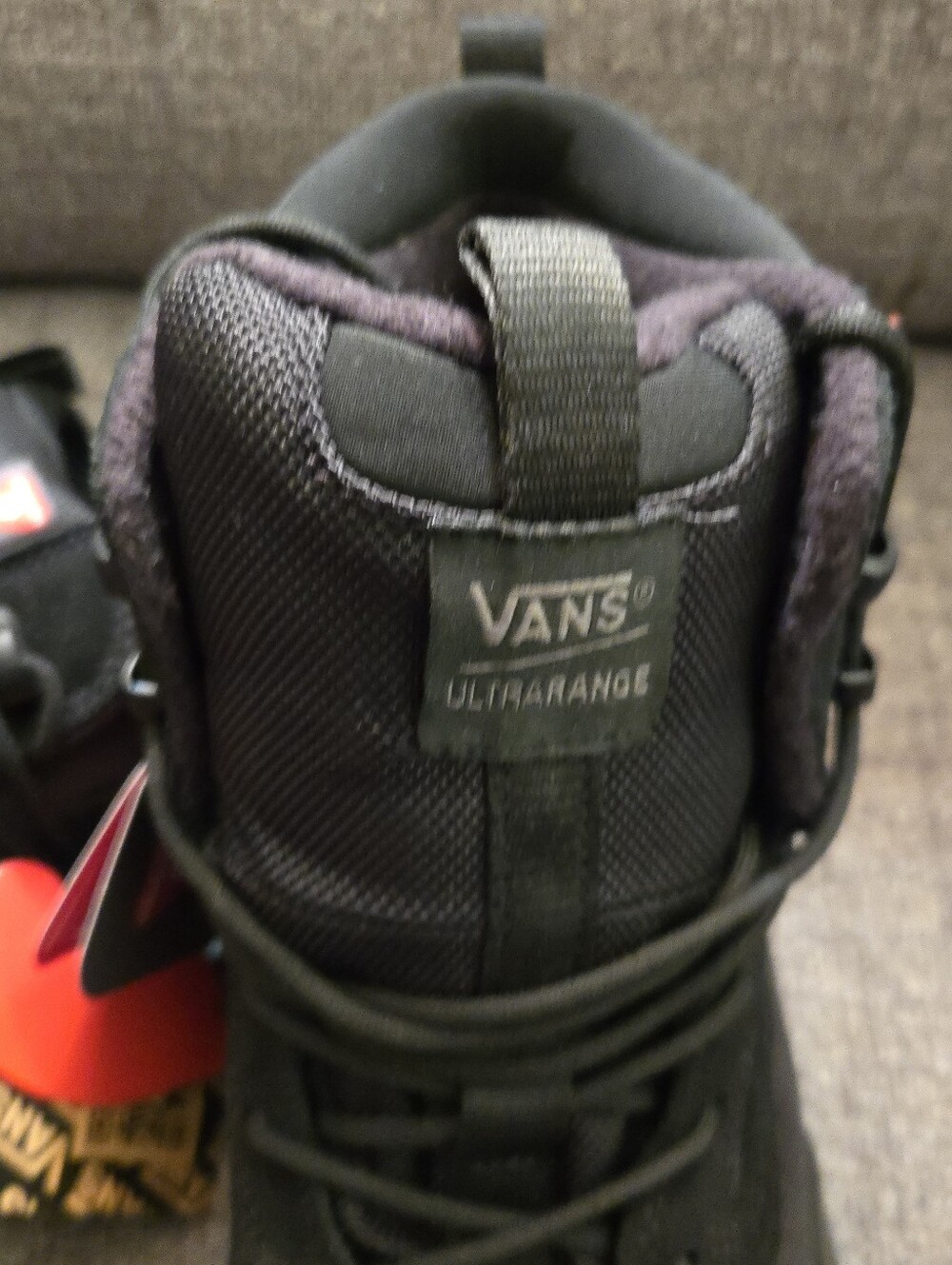 Vans Mte 2 Ultrarange Exo Men Size 11.5 Blackout Hiking Boots Primaloft 062026 - Picture 2 of 9